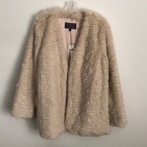 Anthropology Ivory faux fur coat size Large Petite